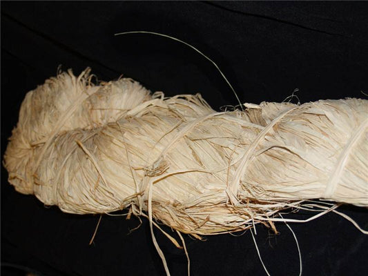 Natural Florist Long Good Quality Raffia 1Kg Bundle Hank