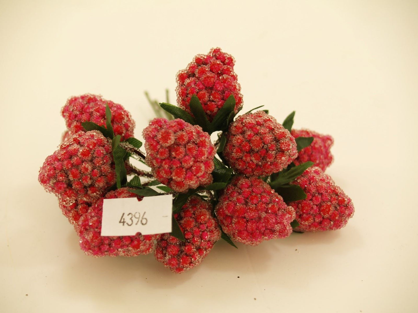 12 Christmas Sugar Berries On Wire (4396)