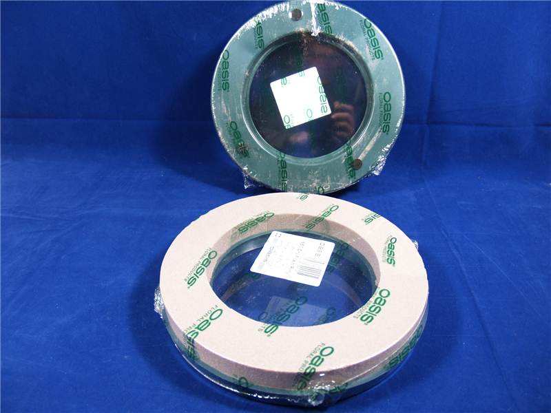 31cm (12") OASIS FLORIST PLASTIC BASE DRY FOAM WREATH RING (3146)